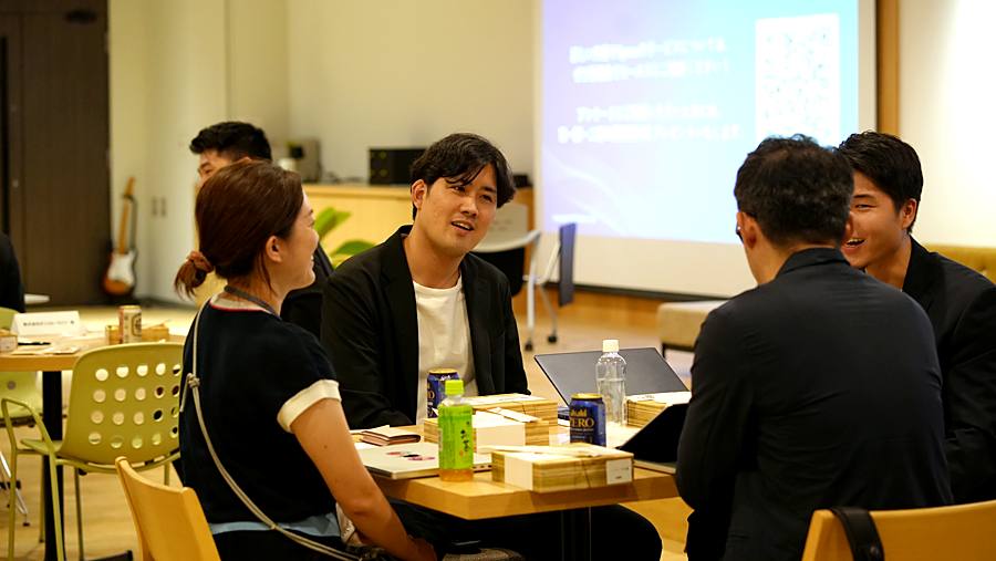 参加者同士で話している様子